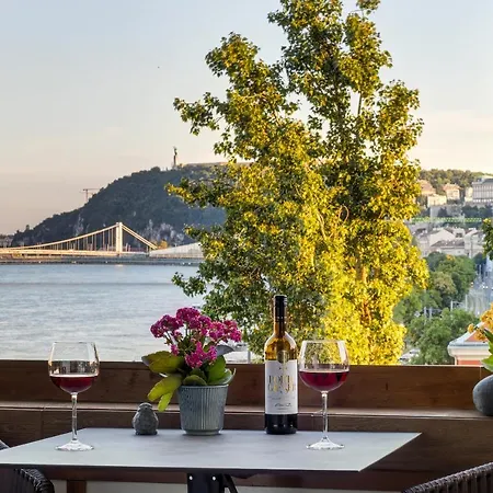 Danube Pearl Boutique *